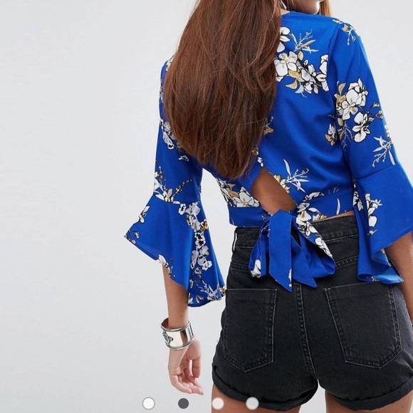 River Island/ ASOS Floral Frill Sleeve Crop Top Blue with white flowers. Size 6 - Picture 3 of 9